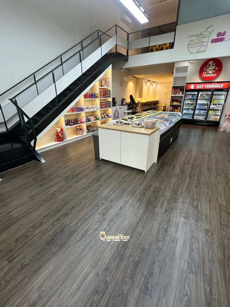 QueensFloor vs JENFloor