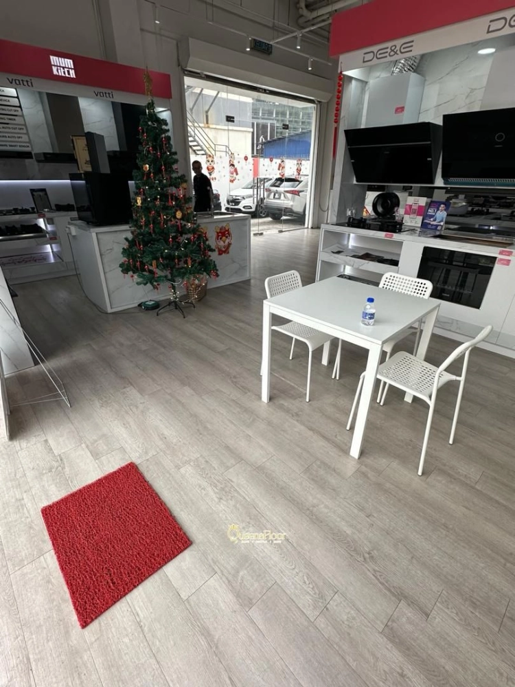 QueensFloor vs JENFloor