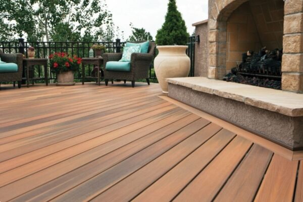 别再被太阳晒裂阳台了,这份马来西亚资深住户的户外地板推荐让你少走冤枉路