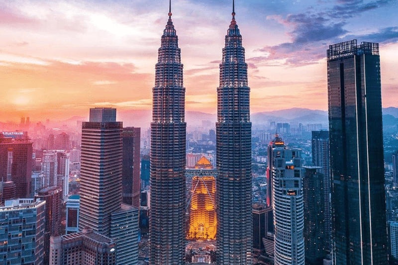 人脉与资源整合:马来西亚富豪成功秘诀背后的社交资本